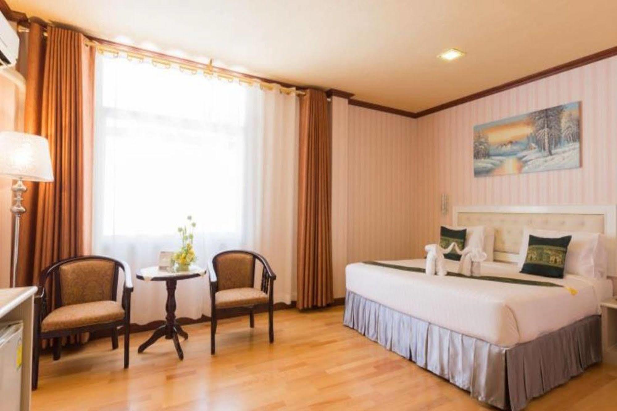 โรงแรม โรงแรมโคราช (SHA PLUS+) นครราชสีมา 3* (ไทย) - จาก 1008 THB | HOTELMIX